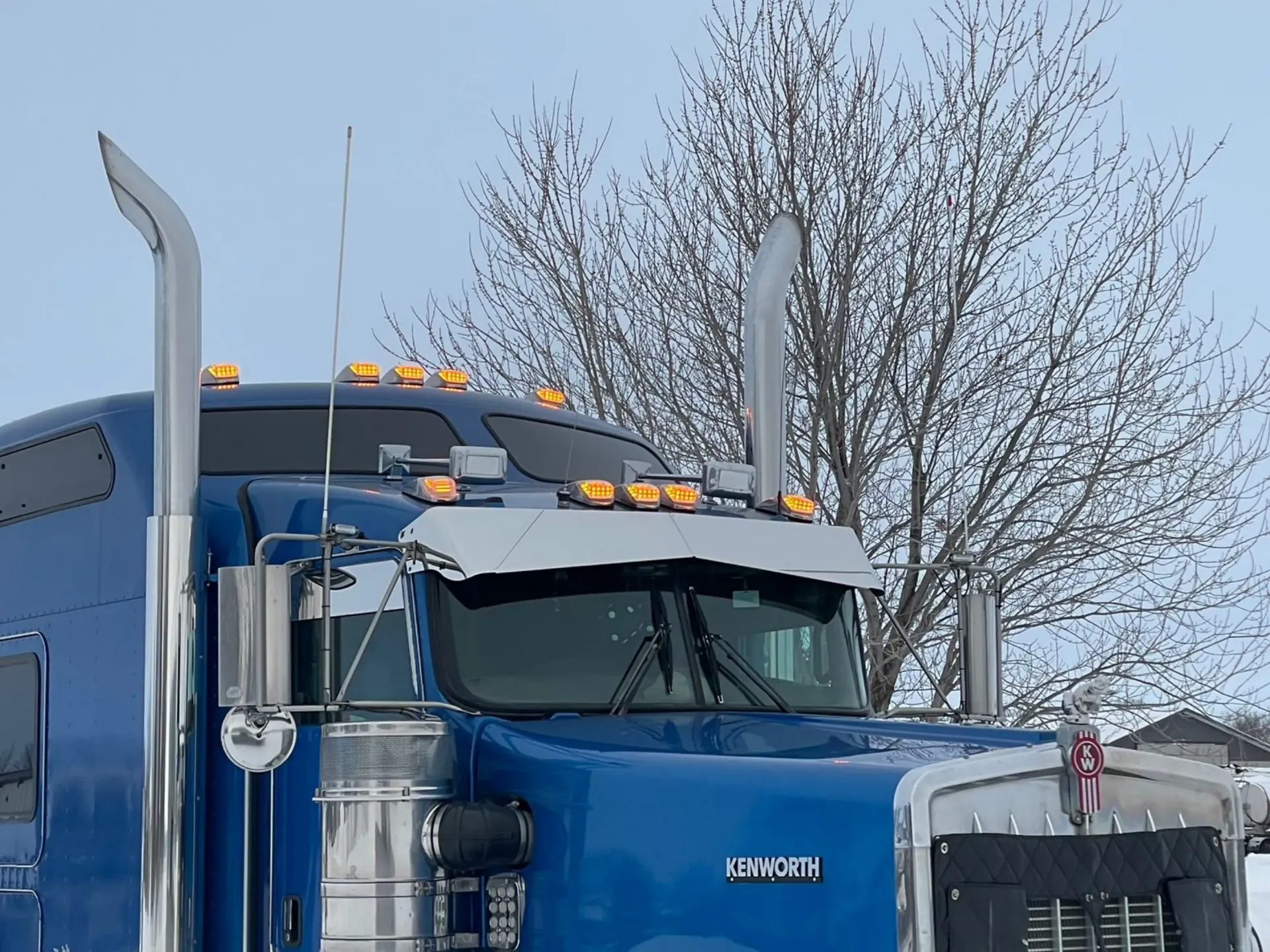 Kenworth Blind Mount Round Glass Reverse Bow Tie Visors