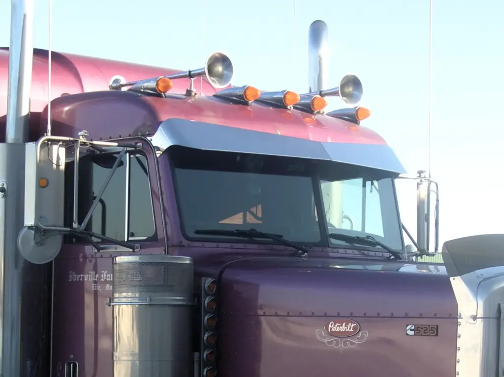 Peterbilt 3-Series Old Style Bow Tie Visors