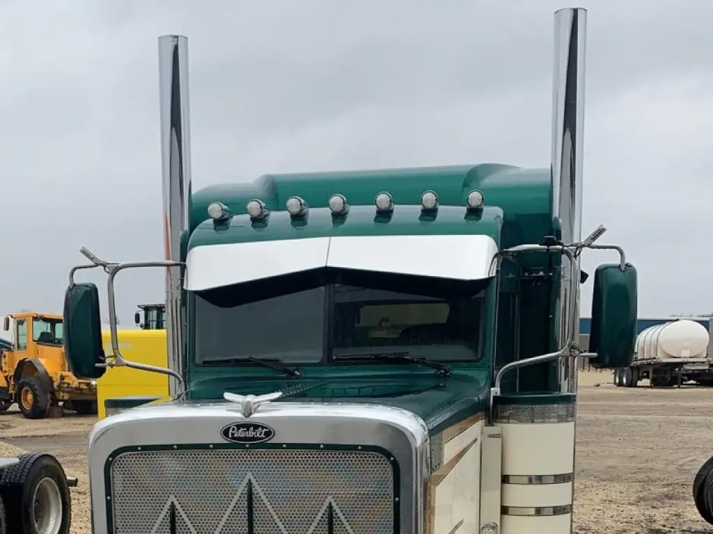 Peterbilt 3-Series Old Style Reverse Bow Tie Visors