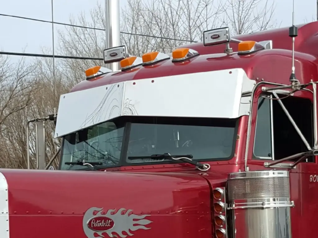 Peterbilt 3-Series Reverse Bow Tie Visors