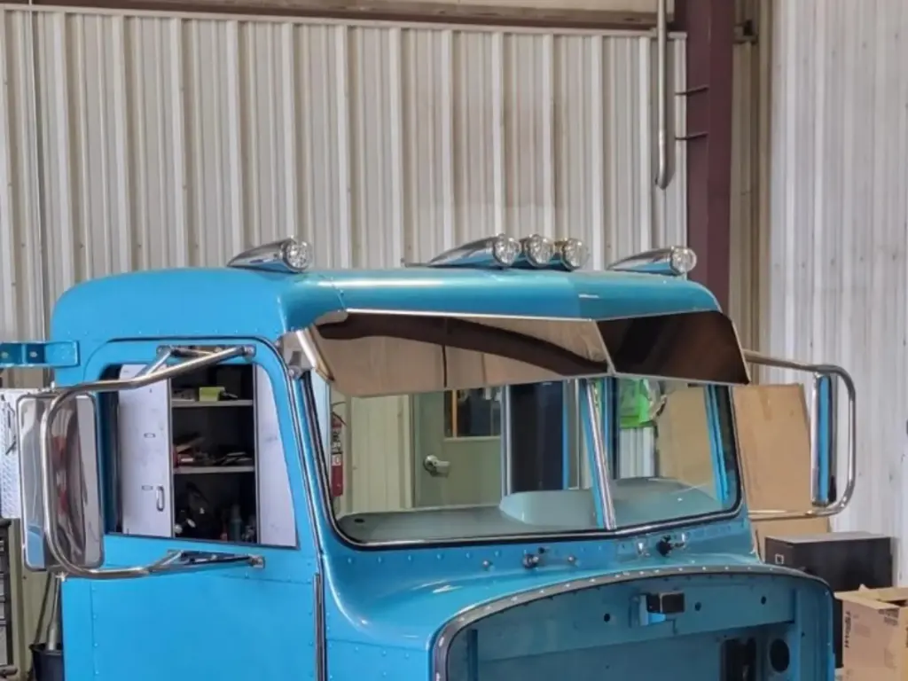 Peterbilt 359 Reverse Bow Tie 9"-6" Visor by Beger Ind.