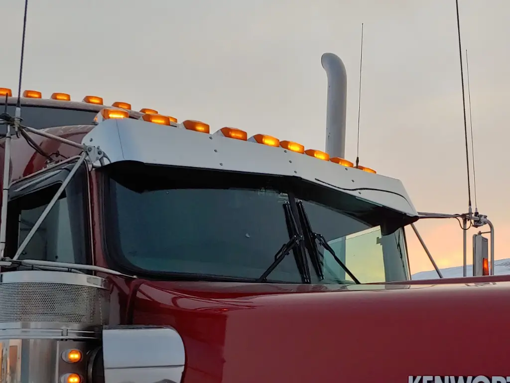 Kenworth Reverse Bow Tie Visors