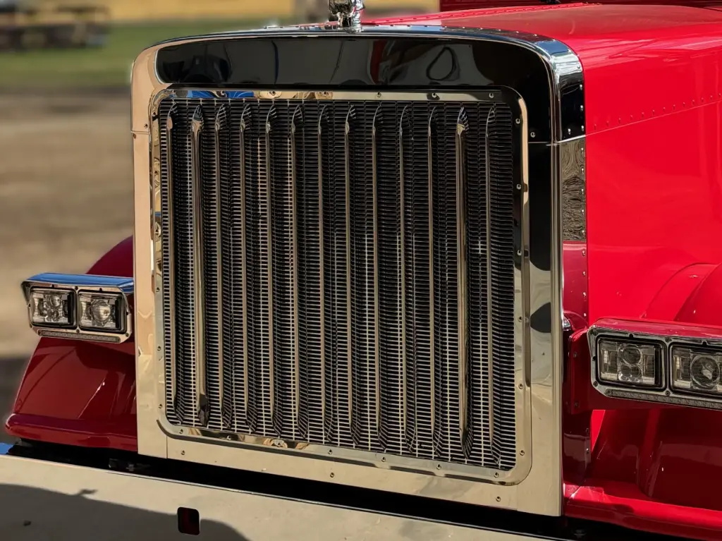 [SLI000548] Peterbilt 389 STC Hood Crown - 379 Style (Yes)
