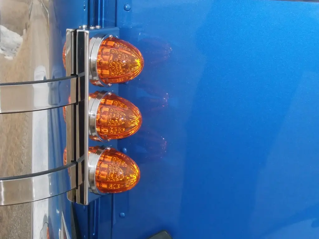 Peterbilt 589 Front Short Air Cleaner Light Brackets