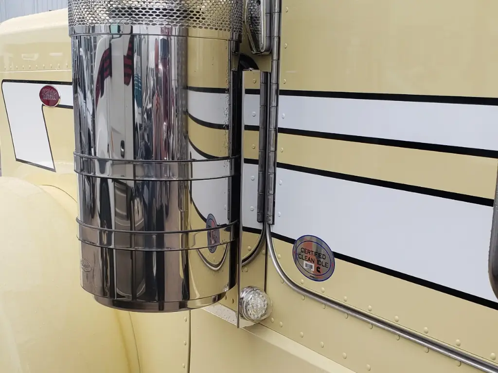 [SLI002398] Peterbilt 15" Back Air Cleaner Light Brackets - 2-Piece | 1 - Watermelon Light Hole