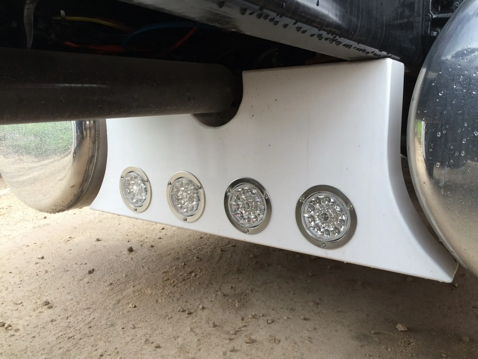 Peterbilt 26" Fuel Tank I-Panels - Paintable Aluminum