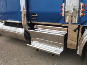 Peterbilt 589 Passengers Side DPF Box Step Cover