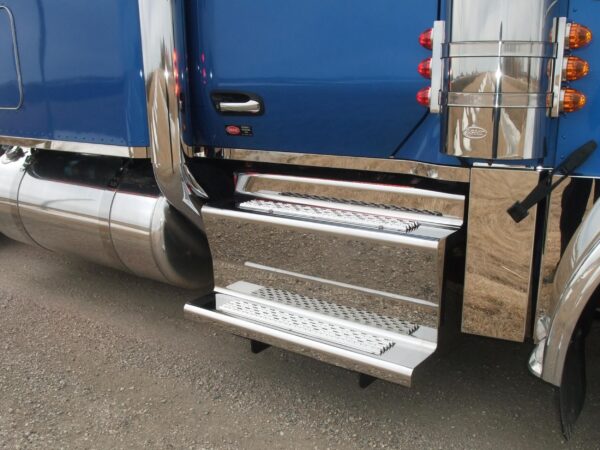 Peterbilt 589 Passengers Side DPF Box Step Cover