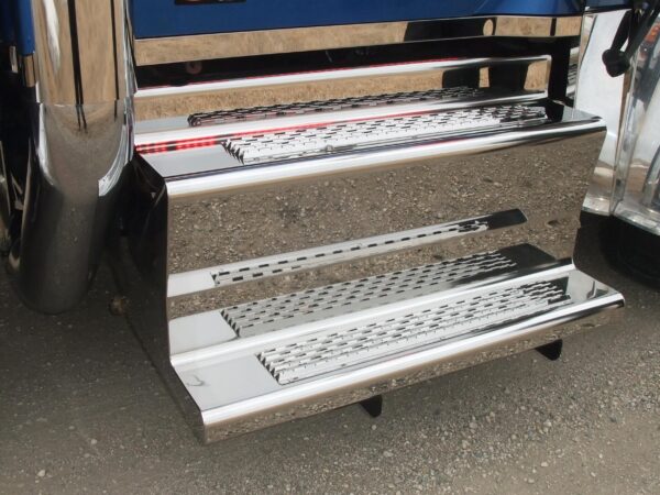 Peterbilt 589 Passengers Side DPF Box Step Cover - Image 2