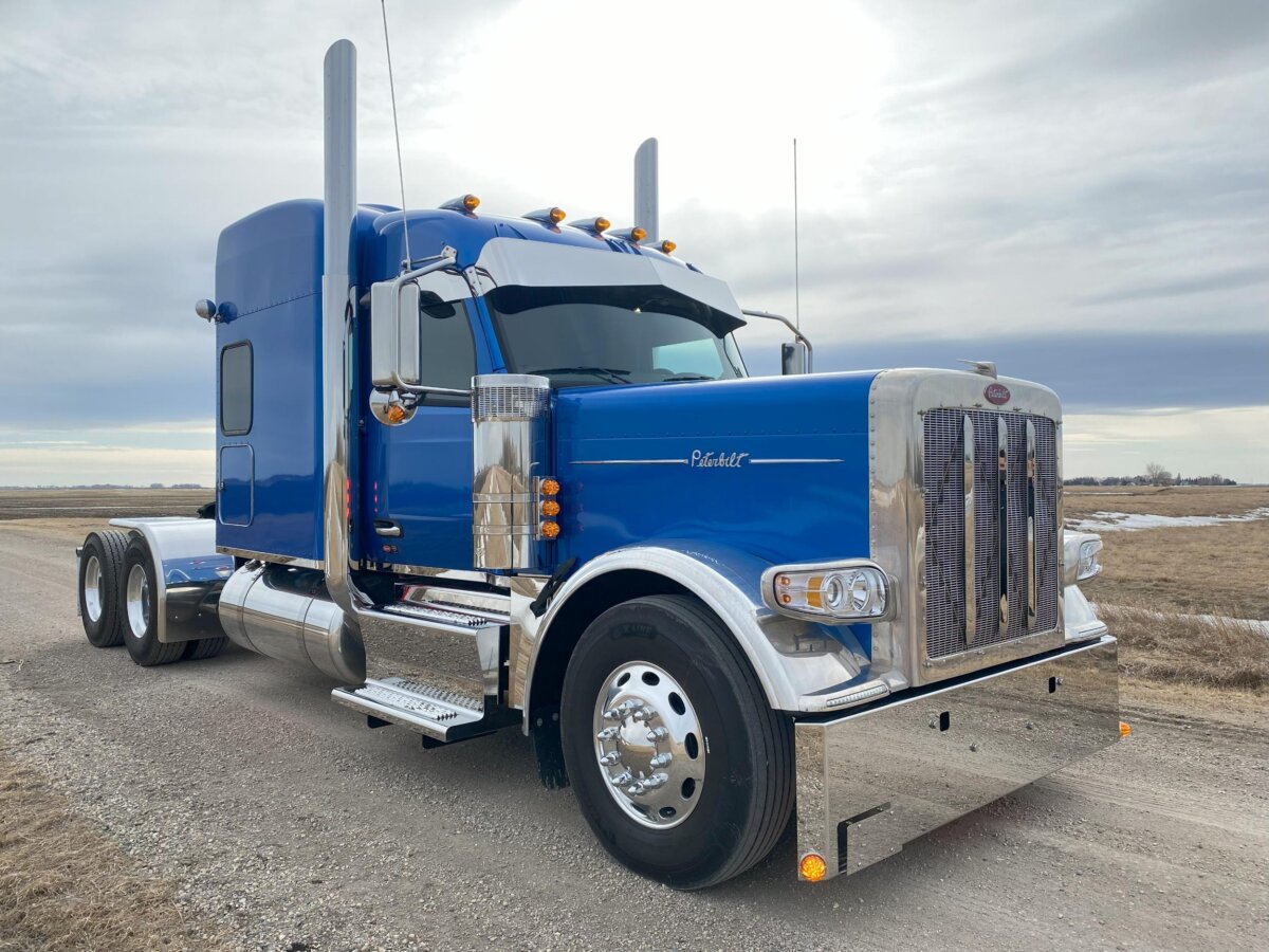 Peterbilt 589